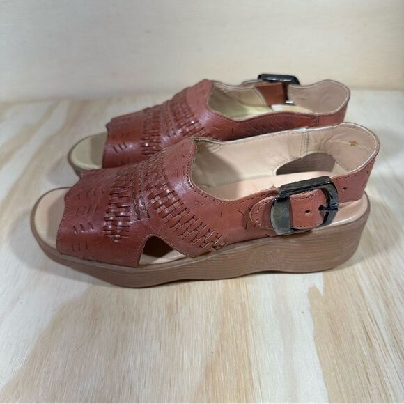Famolare Brown Leather Sandals Women’s Size 5.5 - Picture 1 of 9